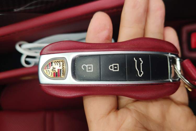 Used Porsche Cayenne E-Hybrid 2023 Cayenne E-Hybrid 2.0T Platinum Edition Vehicle Key