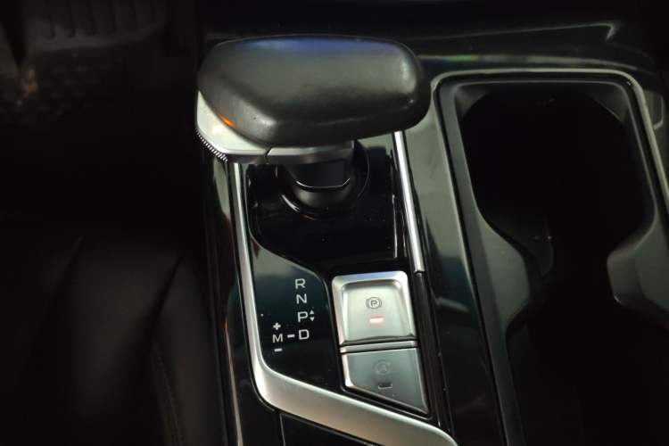 Used Geely Auto Emgrand GT 2021 1.8T Flagship Edition Gear Lever