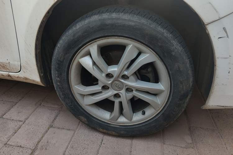 Used BYD Surui 2014 1.5L Manual Luxury Model
