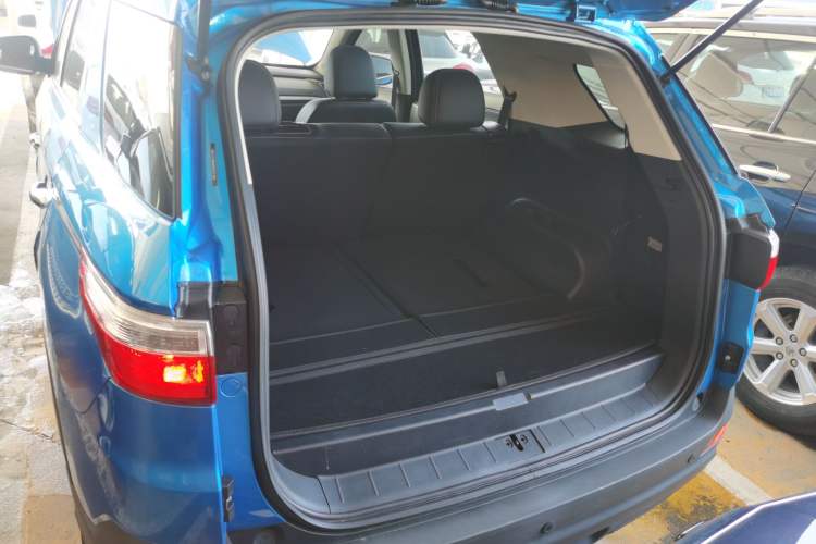 Used Dongfeng Fengon S560 2019 1.8L Manual Urban Model
