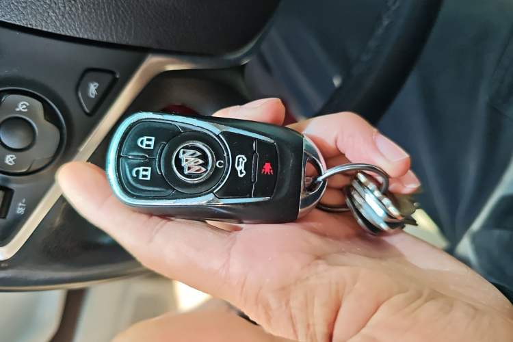 Used Buick GL8 2020 Land Business Class 652T Luxury Model Vehicle Key