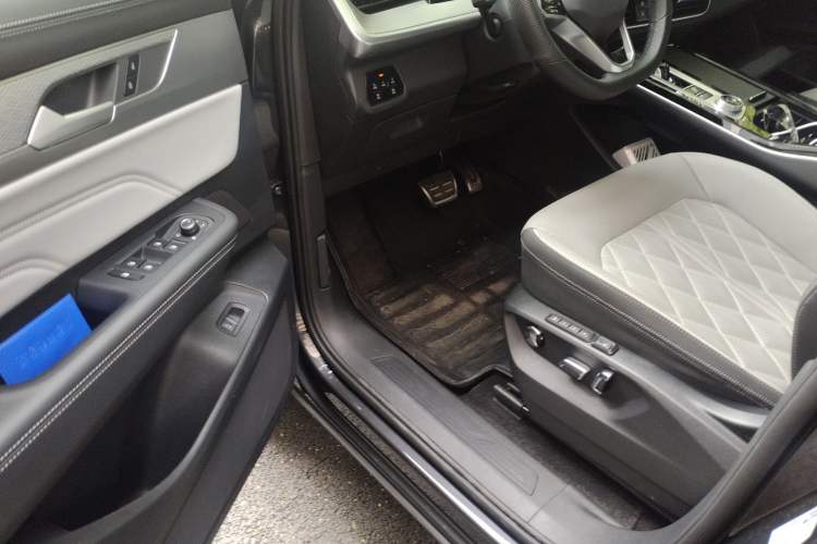 Used Volkswagen Tavendor 2023 380TSI Four-Wheel Drive R-Line Cruise Edition Driver Seat