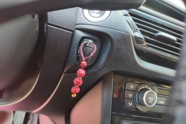 Used BMW X1 2014 sDrive18i Leading Model
