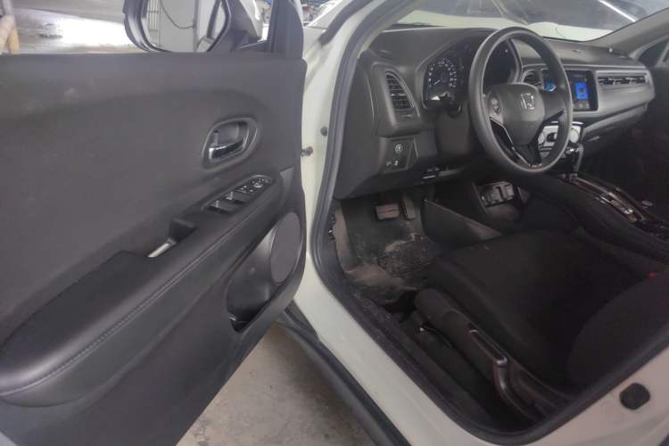 Used Honda Vezel 2015 1.5L CVT two-wheel drive Comfort trim Driver Seat