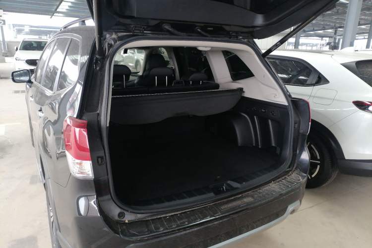 Used Subaru Forester 2021 2.0i Flagship Edition EyeSight Trunk