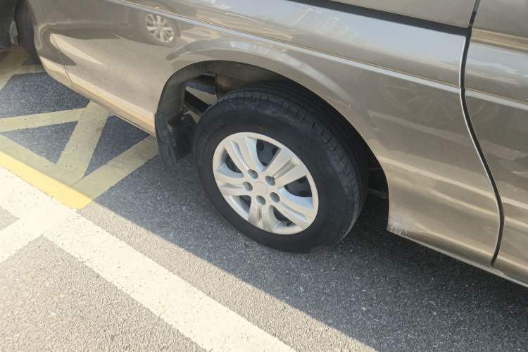 Used FORTHING Lingzhi 2022 M5L 1.6L Utility Model 7 Seats
