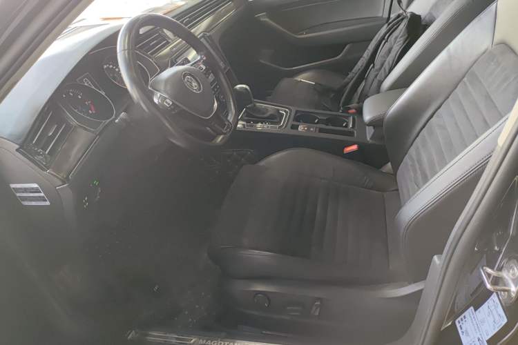 Used Volkswagen Magotan 2017 330TSI DSG Luxury Model
