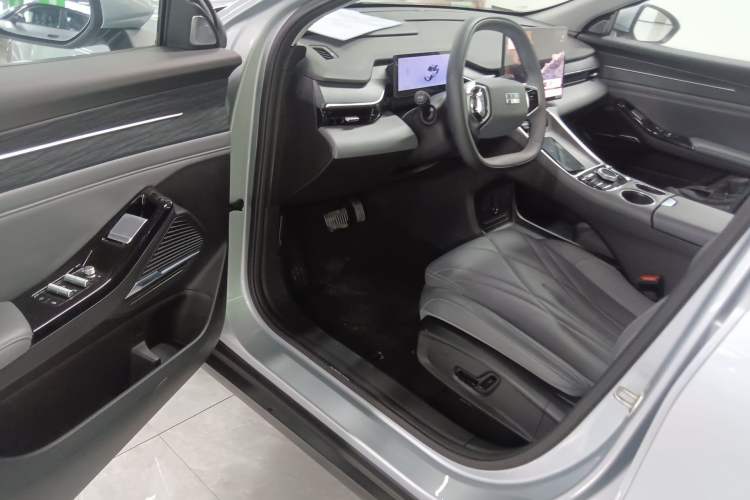 Used Geely Galaxy L6 2025 EM-i 140km Starship Edition Driver Seat