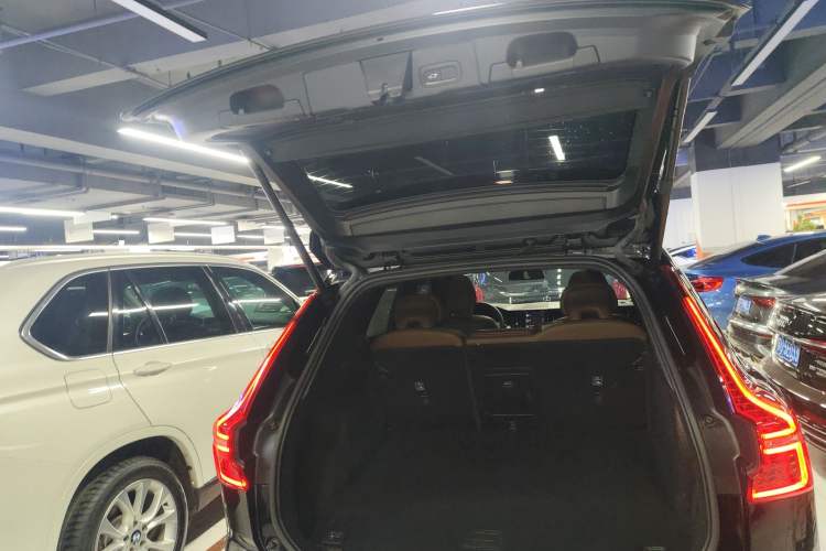 Used Volvo XC60 2023 B5 4x4 Smart Luxury Edition
