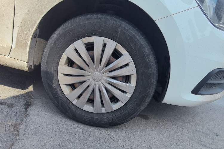 Used Volkswagen Santana 2021 1.5L Manual Fashion Edition Right Front Wheel Hub