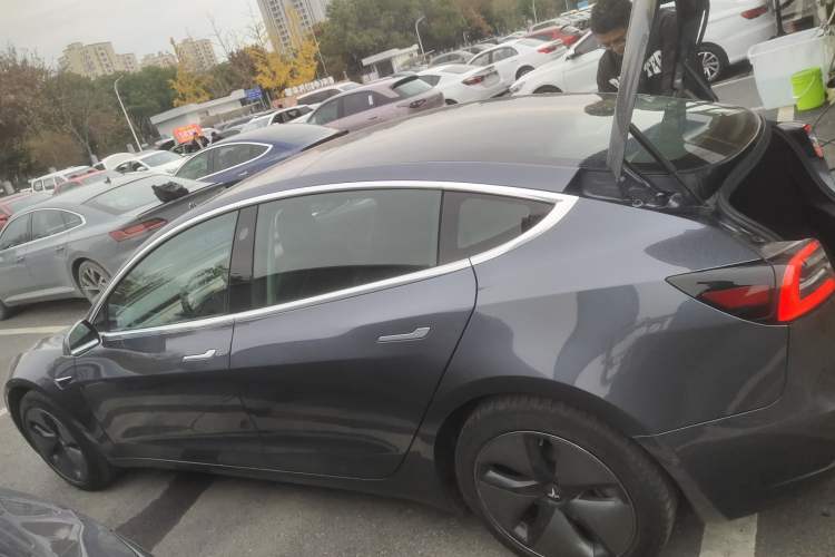 Used Tesla Model 3 2019 Long-Range Rear-Wheel-Drive Version