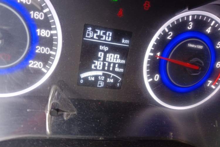 Used Brilliance V3 2016 1.5L Manual Elite Version Odometer Close Up