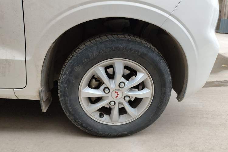 Used Wuling Hongguang V 2022 1.5L Enjoy Edition Hydraulic Power Steering LAR
