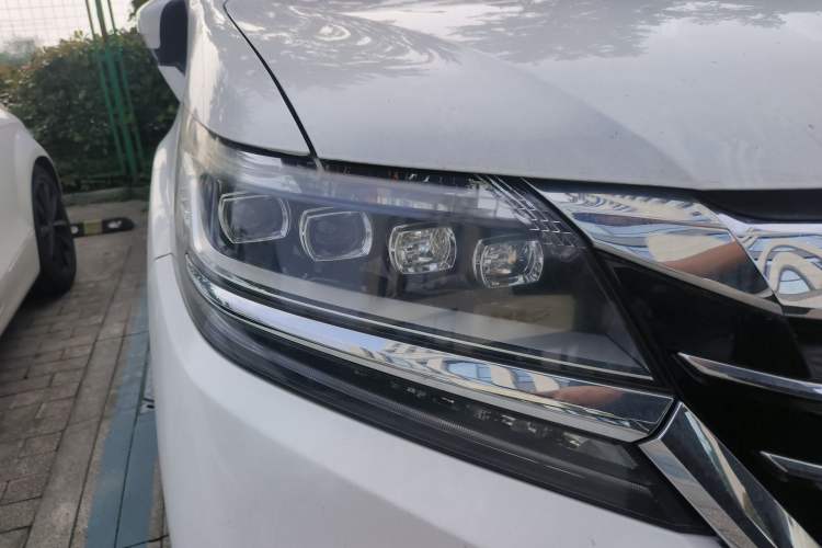 Used Honda Elysion 2016 2.4L Supreme Edition
