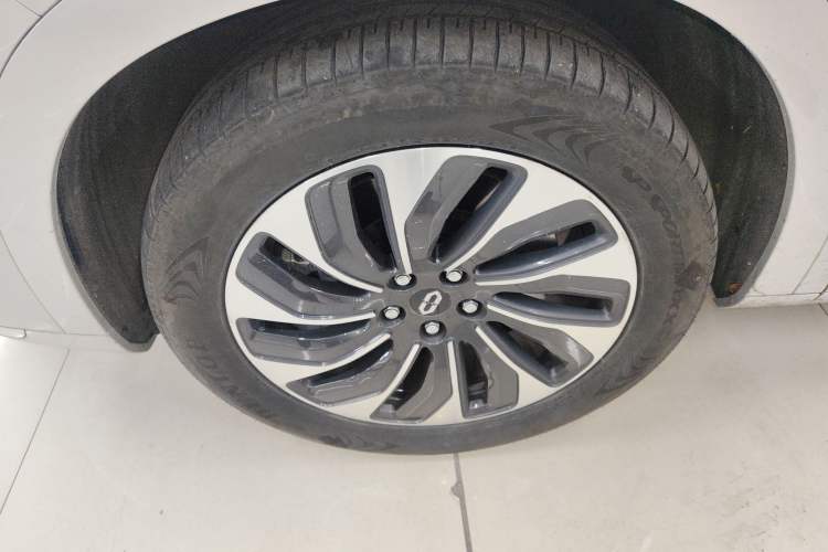 Used Hima AITO M7 2024 1.5T Intelligent Driving 4WD Max Edition 5 Seats Left Front Wheel Hub