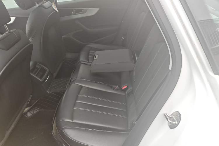 Used Audi A4L 2024 40 TFSI Fashion Dynamic Model
