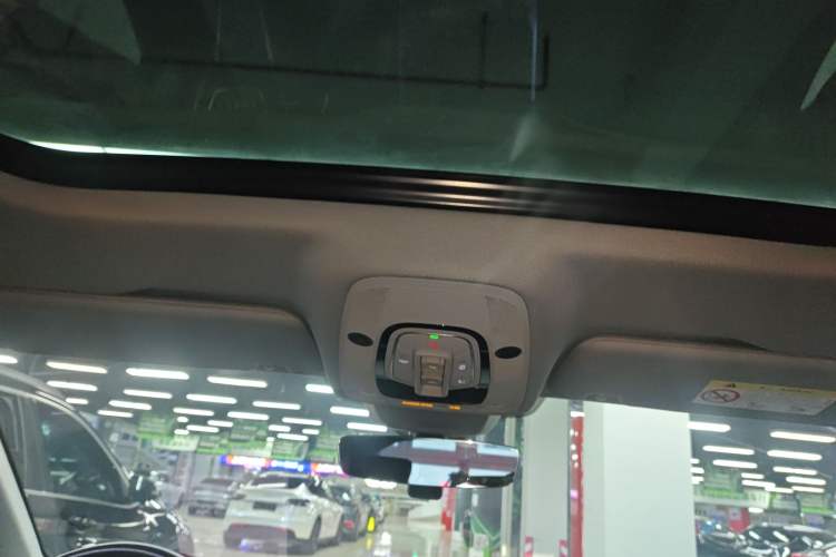 Used Audi A6 2022 allroad quattro Explorer 55 TFSI Prestige Off-Road Model Headliner