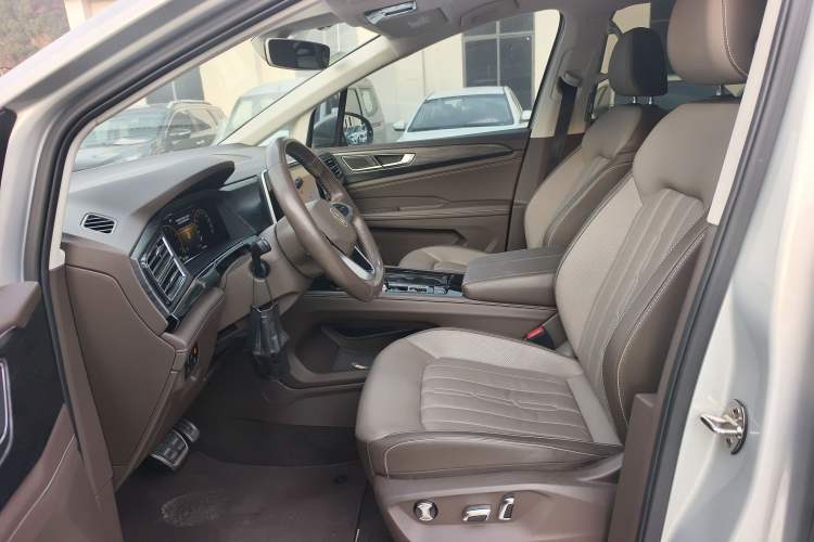 Used Volkswagen Viloran 2022 380TSI Luxury Edition