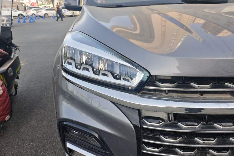 Used Chery Tiggo 8 2021 Kunpeng Edition 290TGDI Automatic Fuyao Version Right Front Headlight