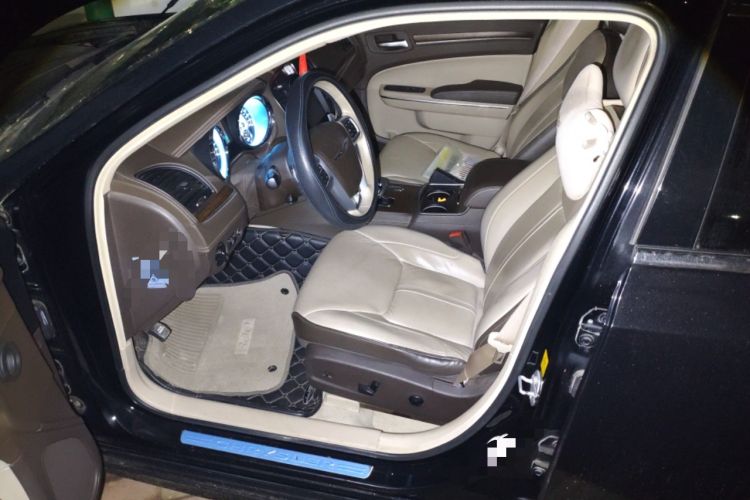 Used Chrysler 300C 2014 3.0L Excellence Edition Driver Seat