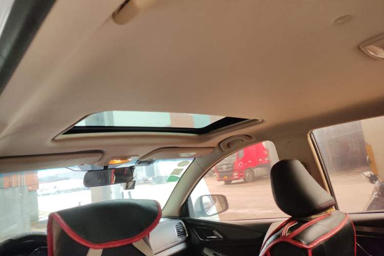 Used Baojun 560 2016 1.5T Manual Luxury Model
