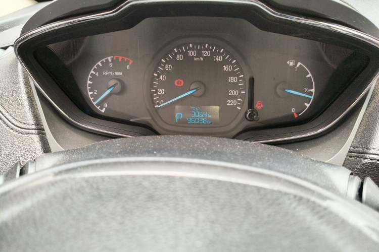 Used Ford Escort 2015 1.5L Automatic Fashion Model Odometer Close Up