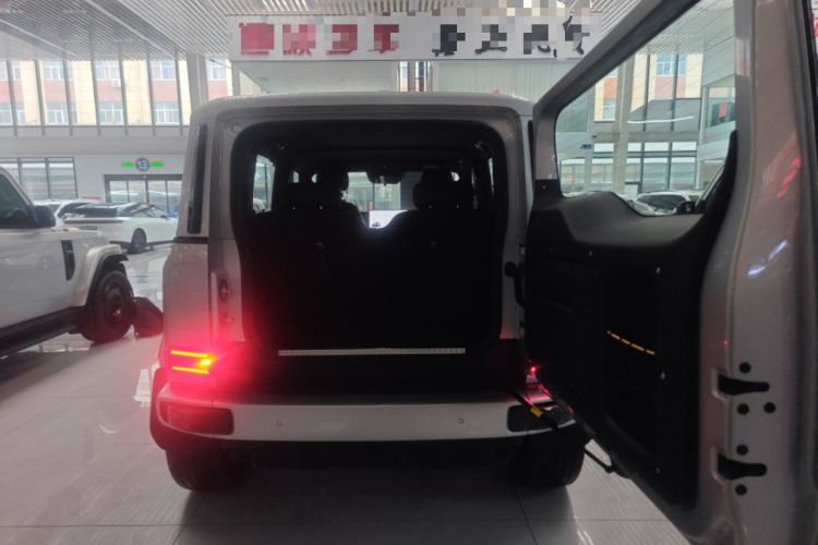 Used iCAR V23 2025 401 Two-Wheel Drive Intelligent Driving Version Trunk