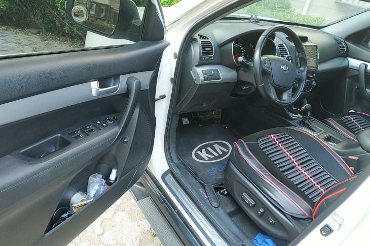 Used Kia Sorento 2013 2.4L 7-seat Gasoline Comfort Edition
