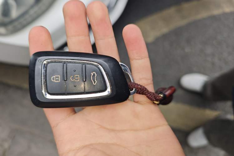 Used Dongfeng Aeolus E70 2021 Revised Version 2 500 Ultra-Comfort Edition Vehicle Key