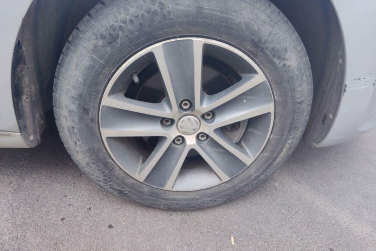 Used Volkswagen Jetta 2015 1.4L Manual Fashion Model
