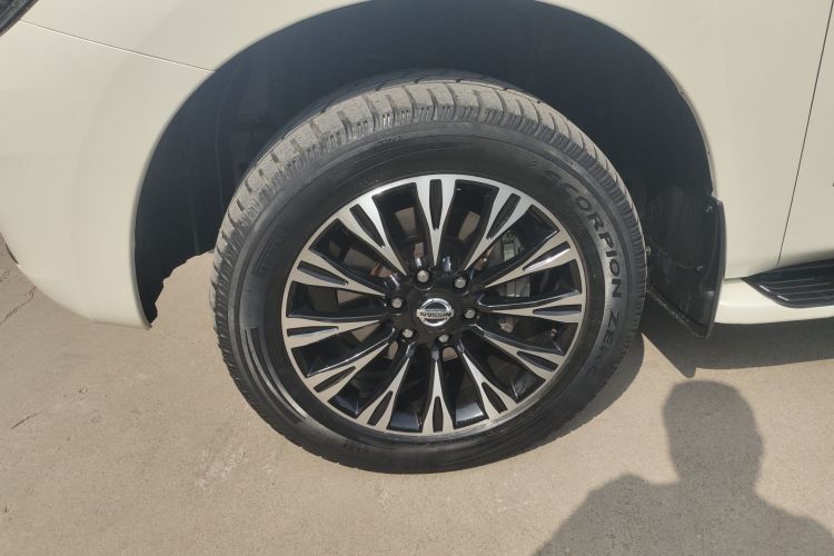 Used Nissan Patrol 2019 Y62 4.0L SE OPT with 18-inch Wheels – Middle East Left Front Wheel Hub