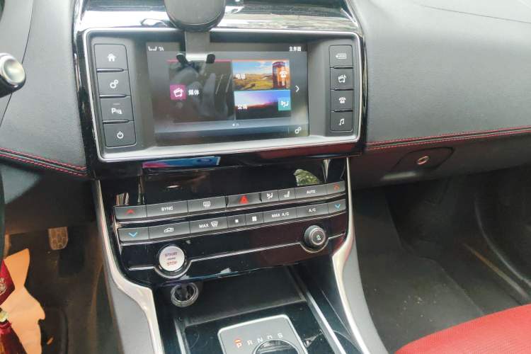 Used Jaguar XE 2017 2.0T 200 PS R-Sport