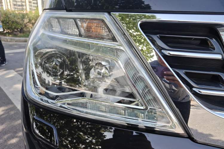 Used Nissan Patrol 2017 4.0L Parallel Import Right Front Headlight