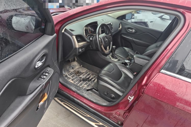 Used Jeep Cherokee 2016 2.4L Professional Edition
