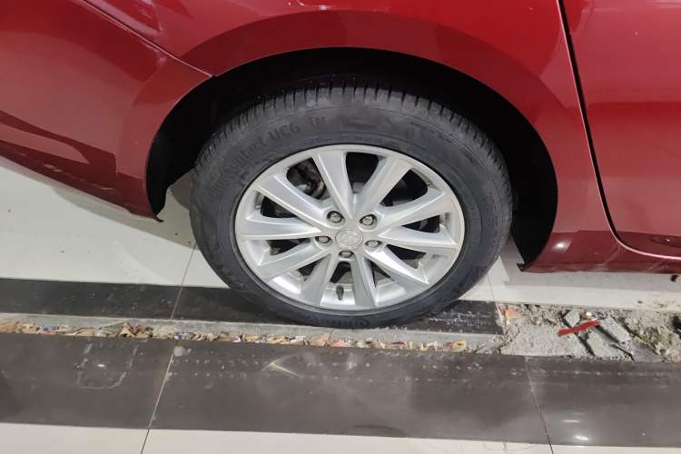 Used Buick Verano 2017 Sedan 20T Dual-Clutch Leading Model Right Rear Wheel Hub