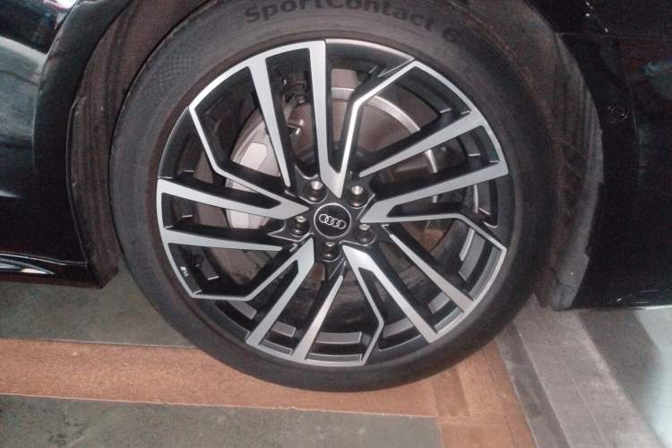 Used Audi A7 2025 45 TFSI Prestige Edition Right Front Wheel Hub