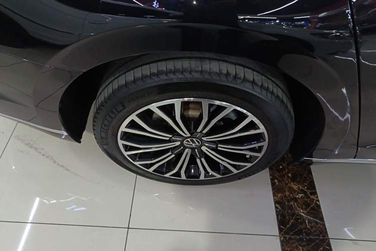 Used Volkswagen Phideon 2021 380TSI Luxury Edition
