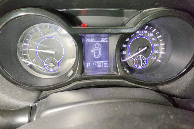 Used JMC Yusheng S350 2013 2.4T Automatic 2WD Diesel Ultra-Luxury 5-Seater Instrument Cluster