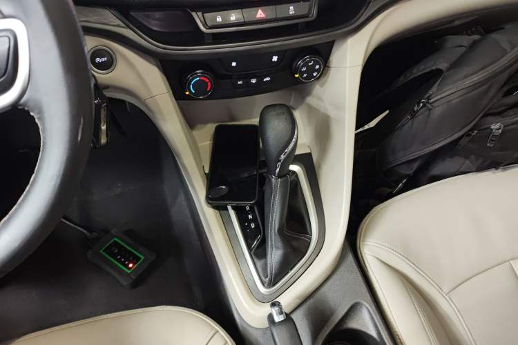 Used Buick GT 2018 15T Dual-Clutch Elite Model China V Standard Gear Lever