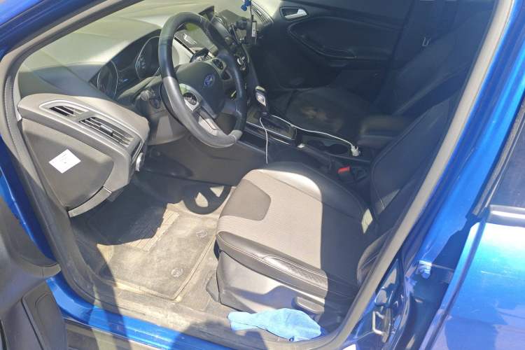 Used Ford Focus 2012 Hatchback 1.6L Automatic Fashion Edition Left Front Seat