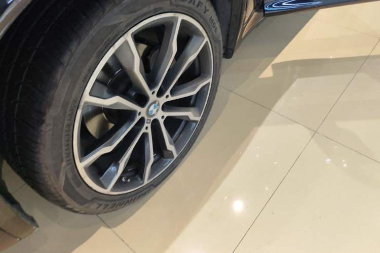 Used BMW X3 2023 xDrive30i Leading Model M Night Edition Package Left Front Wheel Hub