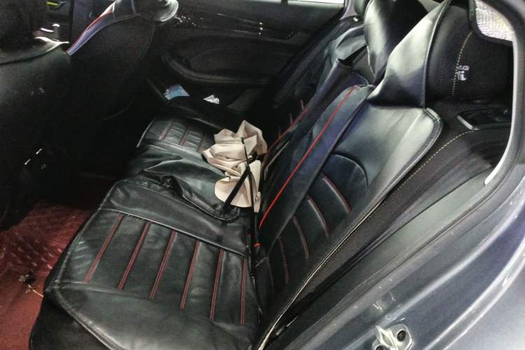 Used Roewe i5 2021 1.5L CVT Platinum Edition
