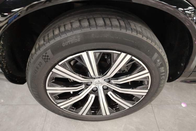 Used Volvo XC90 2023 B5 SmartDrive Luxury Edition 5 Seats
