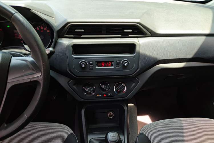 Used Wuling Hongguang 2021 1.5L Revised S Base Version with Electric Power Steering LAR Audio And AC Panel