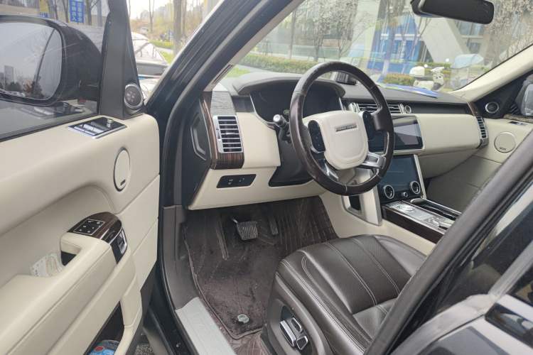 Used Land Rover Range 2015 3.0 SC V6 Vogue Driver Seat