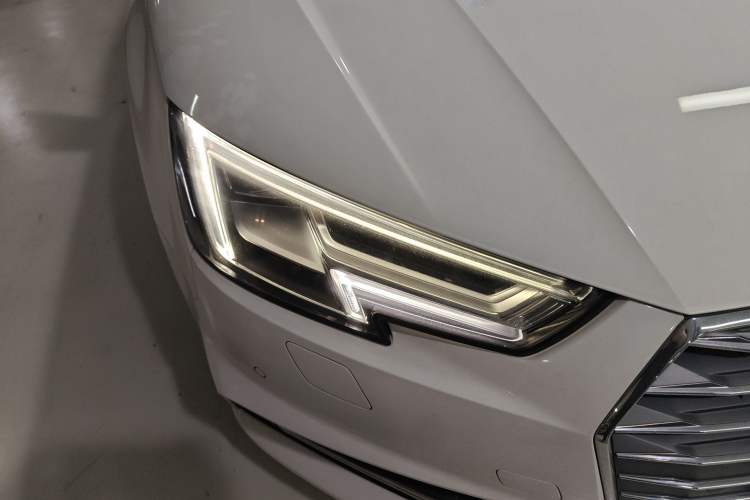 Used Audi A4L 2018 30th Anniversary Edition 40 TFSI Fashion Model Right Front Headlight