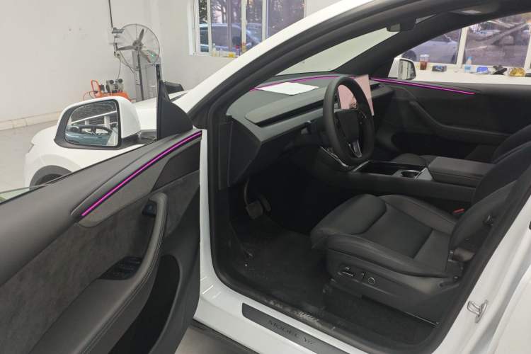 Used Tesla Model Y L 2025 Model Long-Range All-Wheel-Drive Version
