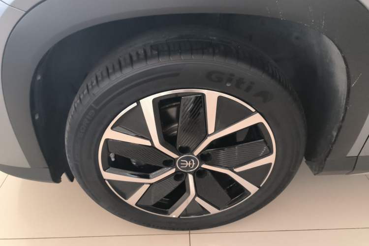 Used BYD Song L DM-i 2025 Intelligent Driving Version 160 km Beyond-Range Type Left Front Wheel Hub