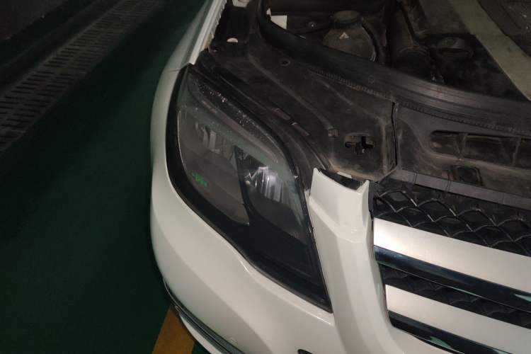 Used Mercedes-Benz GLK-Class 2013 GLK 300 4MATIC Dynamic Sunroof Model