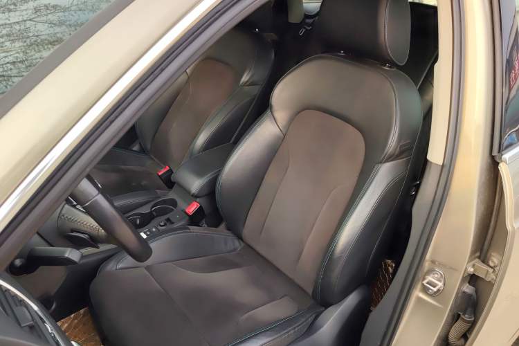 Used Audi Q3 2016 40 TFSI quattro all-wheel-drive sport model
